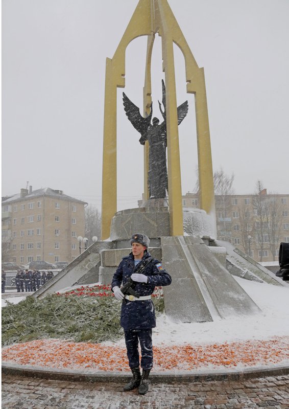 Памятник ушел. Тула тулякам ушедшим в бессмертие. Мемориал тулякам ушедшим в бессмертие в Туле. Мемориал «тулякам – ушедшим в бессмертие». Памятник тулякам, погибшим в годы Великой Отечественной войны.